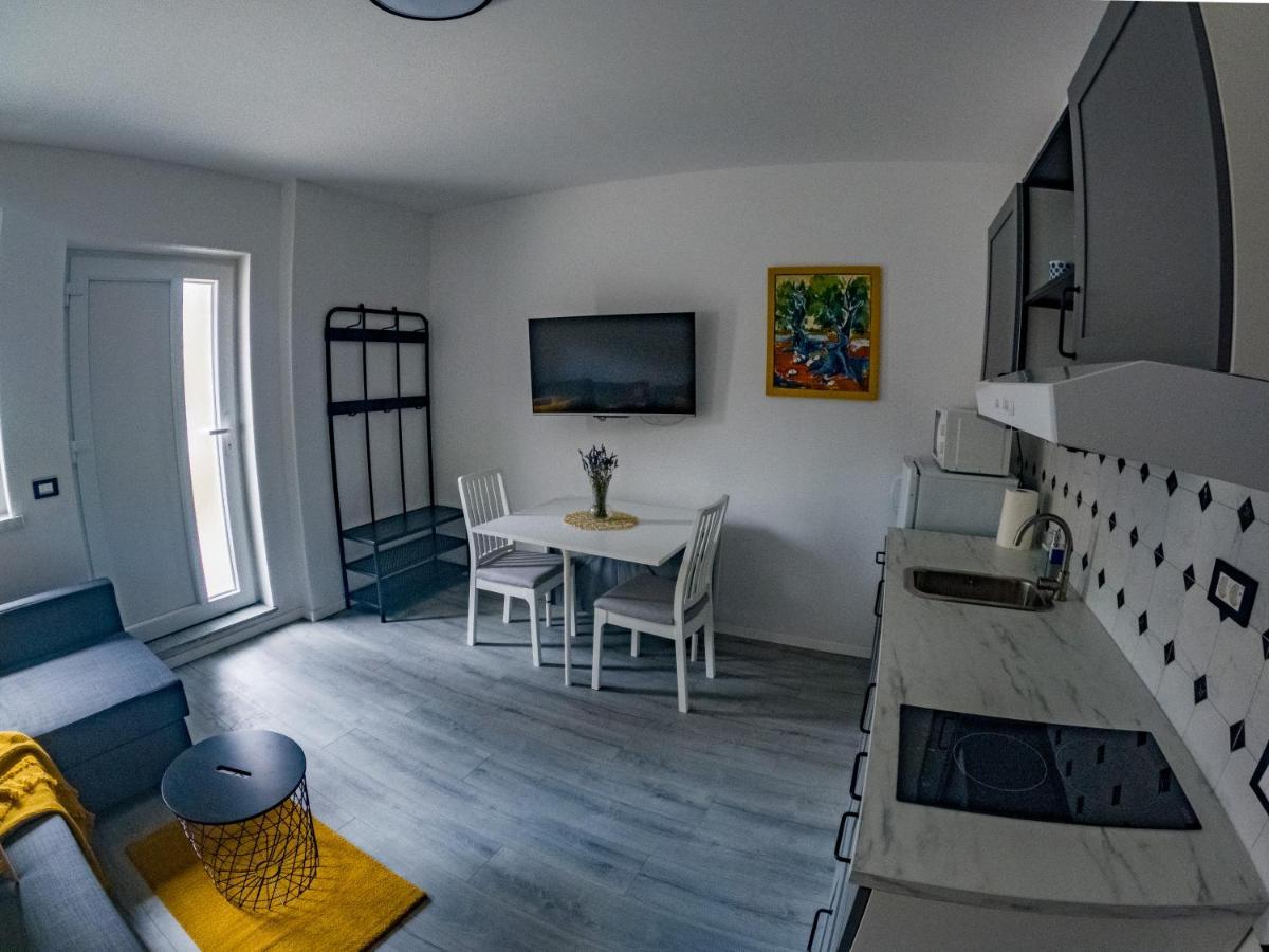Deluxe Apartment And Studio "Nona Fa" 리예카 외부 사진